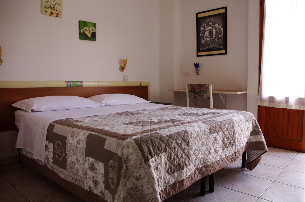 Hotel La Playa San Benedetto del Tronto Buitenkant foto